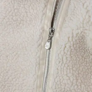 Women’s oblique zipper turned down collar Sherpa fleece jacket